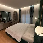 22 Luxury Free Parking Tirana