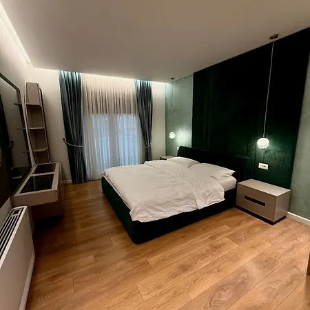 22 Luxury Free Parking Тирана
