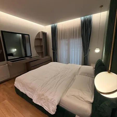 22 Luxury Free Parking Тирана